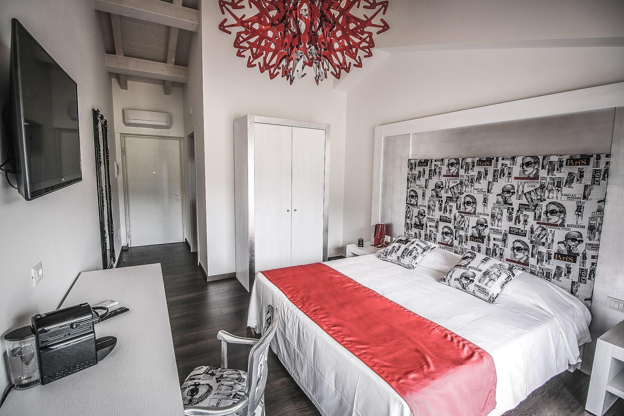 Hotel La Compagnia Del Viaggiatore LʼAquila Exteriör bild